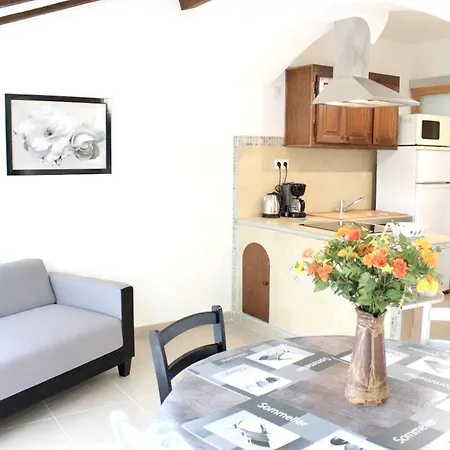 Maison De 2 Chambres Avec Piscine Partagee Et Jardin Amenage A Ocagnano Hébergement de vacances Sorbo-Ocagnano