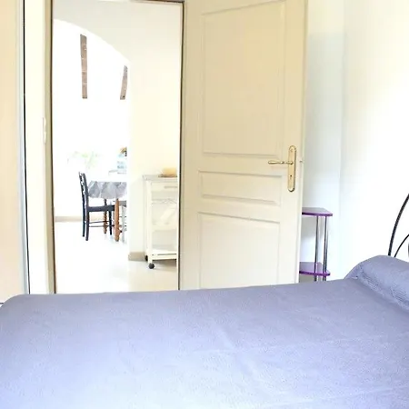 Hébergement de vacances Maison De 2 Chambres Avec Piscine Partagee Et Jardin Amenage A Ocagnano